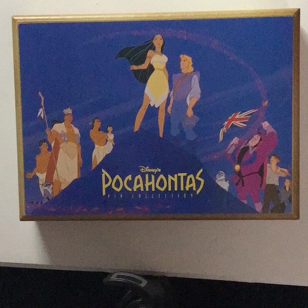 Disney Pocahontas Pin set of 5 pins in wood box HTF Excellent condition.